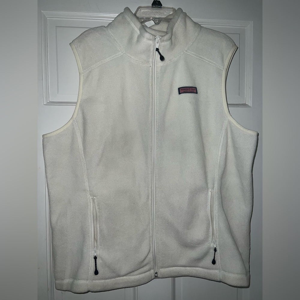 White fleece Vineyard Vines vest size large